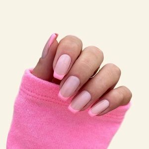 New! 24 piece press on nails